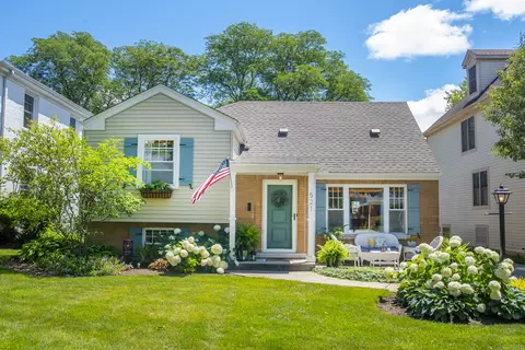 521 S Ashland Ave, La Grange, IL 60525