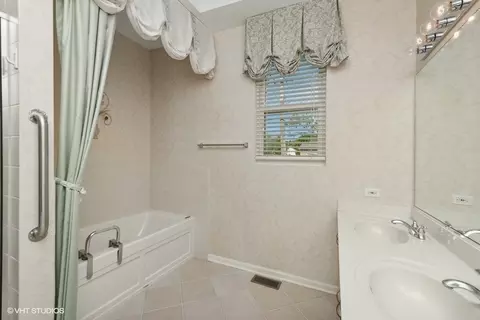 Bath - 205 Oakton Ct, Mchenry, IL 60050 photo 1 of 1