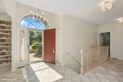 Entry Way - 205 Oakton Ct, Mchenry, IL 60050 photo 1 of 2