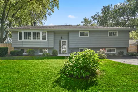 37941 N Loyola Ave, Beach Park, IL 60087