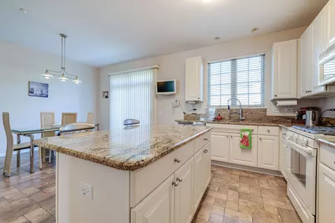 Kitchen - 723 Prestwick Ln, Wheeling, IL 60090 photo 3 of 3