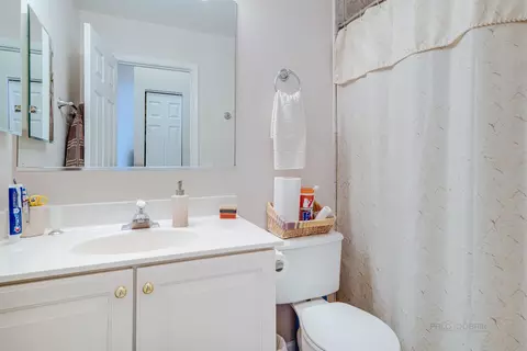 Bath - 723 Prestwick Ln, Wheeling, IL 60090 photo 3 of 3