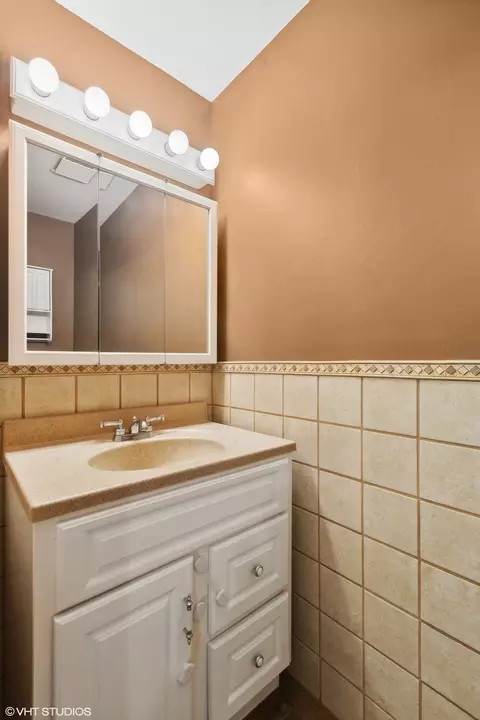 4 S779 Pinehurst Dr, Naperville, IL 60563 photo 7