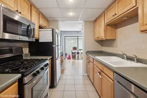 4 S779 Pinehurst Dr, Naperville, IL 60563 photo 5