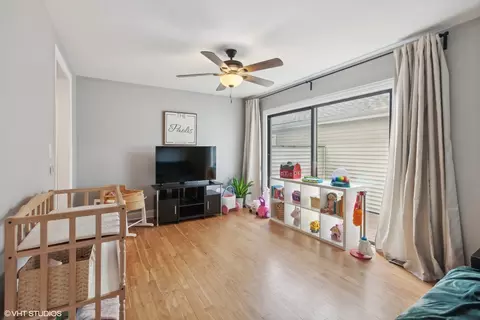 4 S779 Pinehurst Dr, Naperville, IL 60563 photo 3