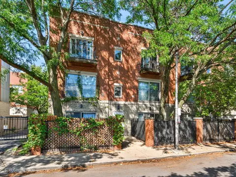 2524 W Bloomingdale Ave #C, Chicago, IL 60647
