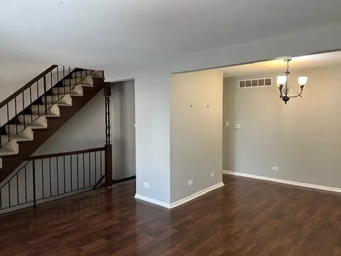 2093 Kettering Rd, Hoffman Estates, IL 60169 photo 5