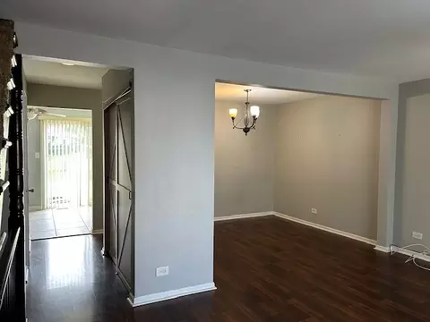 2093 Kettering Rd, Hoffman Estates, IL 60169 photo 4