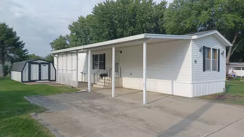 51 Countryside Estates Dr, Sandwich, IL 60548
