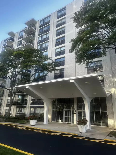 9009 Golf Rd #8A, Des Plaines, IL 60016 photo 2