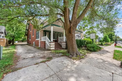 417 N Hough St, Barrington, IL 60010