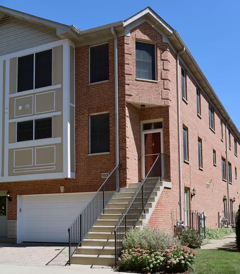 103 S Evergreen Ave, Arlington Heights, IL 60005