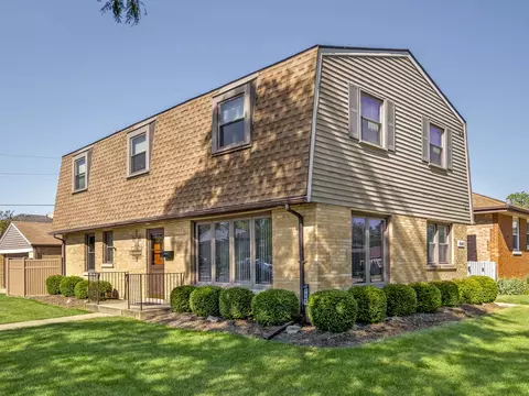 9848 Sunnyside Ave, Schiller Park, IL 60176