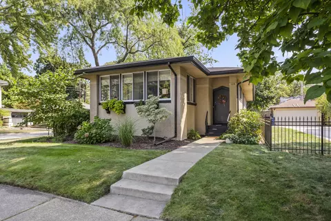 128 Dupee Pl, Wilmette, IL 60091