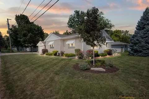 145 Vista Ter, Sycamore, IL 60178
