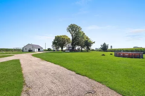 Exterior - 1025 Long Rd, Harmon, IL 61042 photo 18 of 36