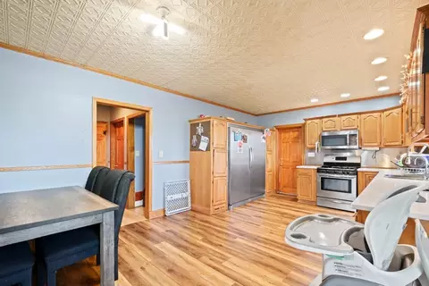 Kitchen - 1025 Long Rd, Harmon, IL 61042 photo 5 of 5