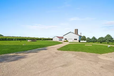 Exterior - 1025 Long Rd, Harmon, IL 61042 photo 24 of 36