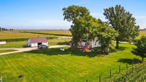Exterior - 1025 Long Rd, Harmon, IL 61042 photo 4 of 36