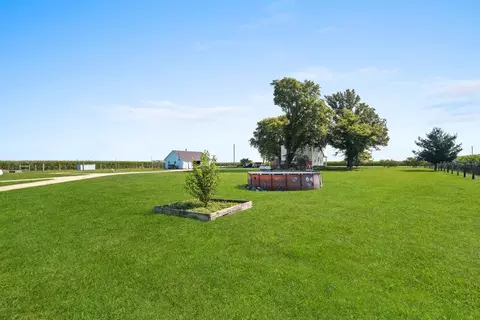 Exterior - 1025 Long Rd, Harmon, IL 61042 photo 22 of 36