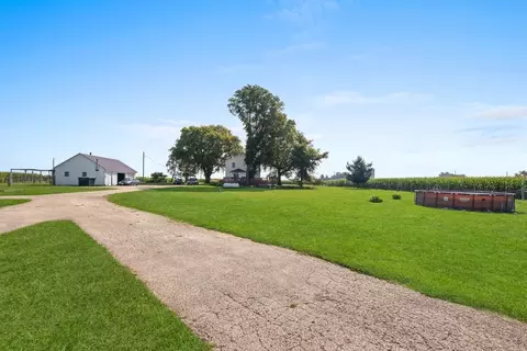 Exterior - 1025 Long Rd, Harmon, IL 61042 photo 23 of 36