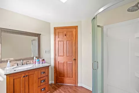 Bath - 1025 Long Rd, Harmon, IL 61042 photo 4 of 4