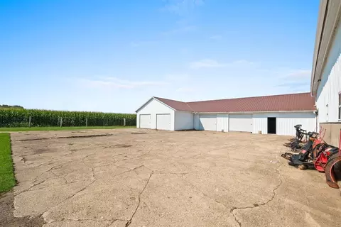Exterior - 1025 Long Rd, Harmon, IL 61042 photo 8 of 36