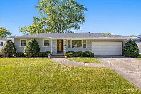 1871 Robert St, Aurora, IL 60506
