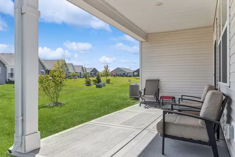 Exterior - 1635 Windsor Rd, Pingree Grove, IL 60140 photo 3 of 4