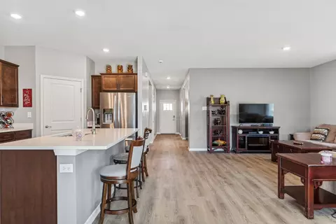 Entry Way - 1635 Windsor Rd, Pingree Grove, IL 60140 photo 6 of 7