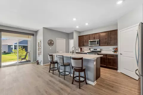 Kitchen - 1635 Windsor Rd, Pingree Grove, IL 60140 photo 2 of 2