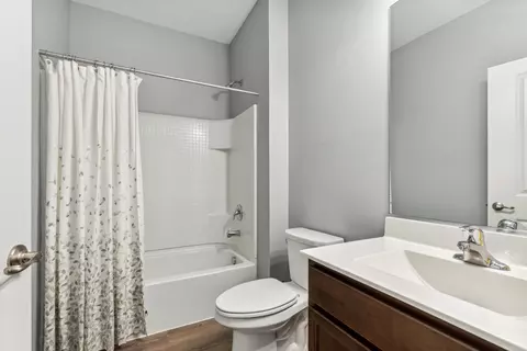 Bath - 1635 Windsor Rd, Pingree Grove, IL 60140 photo 3 of 3