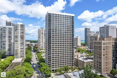 88 W Schiller St #1604L, Chicago, IL 60610