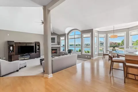Living - 13121 Merganser Cv, Plainfield, IL 60585 photo 2 of 4