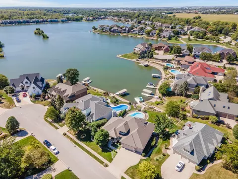 View/Area - 13121 Merganser Cv, Plainfield, IL 60585 photo 3 of 6