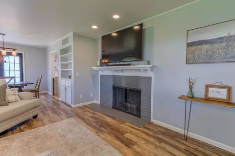 Living - 802 E Scott St, Tuscola, IL 61953 photo 1 of 1