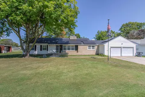 802 E Scott St, Tuscola, IL 61953