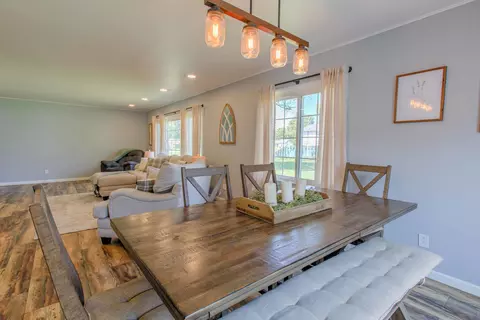 Dining - 802 E Scott St, Tuscola, IL 61953 photo 1 of 1