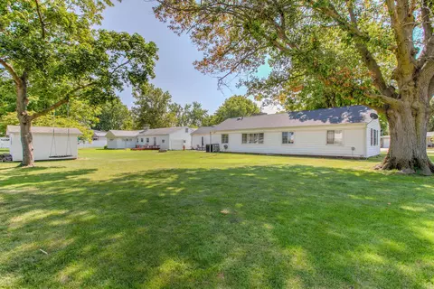 Exterior - 802 E Scott St, Tuscola, IL 61953 photo 3 of 6