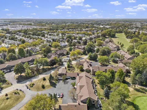 View/Area - 1870 Golf View Dr, Bartlett, IL 60103 photo 3 of 11