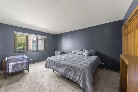 Bedroom - 1870 Golf View Dr, Bartlett, IL 60103 photo 3 of 5