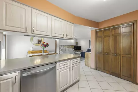 Kitchen - 1870 Golf View Dr, Bartlett, IL 60103 photo 4 of 4