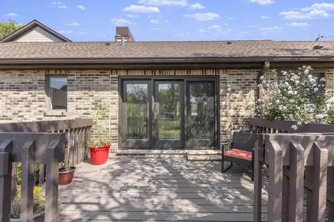 Exterior - 1870 Golf View Dr, Bartlett, IL 60103 photo 5 of 7