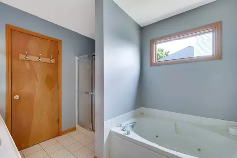 Bath - 25114 Vermette Rd, Plainfield, IL 60585 photo 4 of 5
