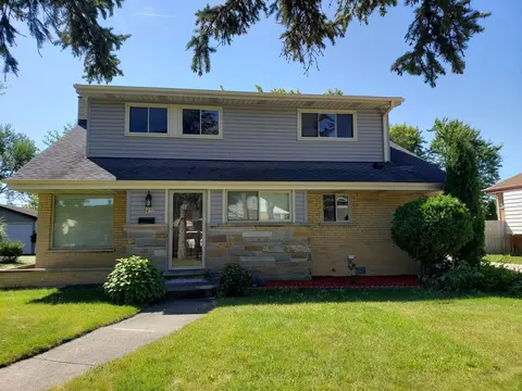 8431 Crain St, Niles, IL 60714
