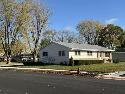 205 E 4th St, Herscher, IL 60941 photo 3