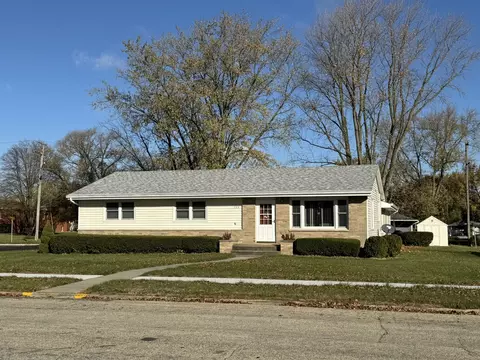 205 E 4th St, Herscher, IL 60941 photo 2