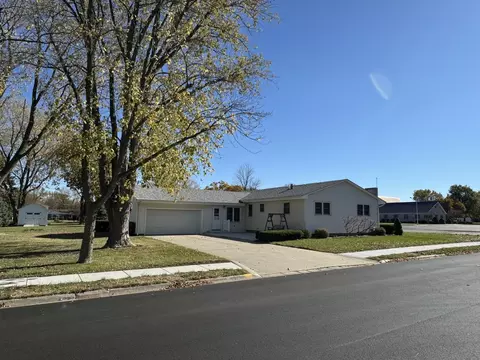205 E 4th St, Herscher, IL 60941 photo 5