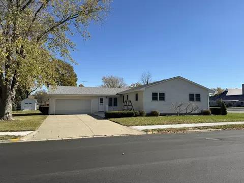 205 E 4th St, Herscher, IL 60941 photo 6