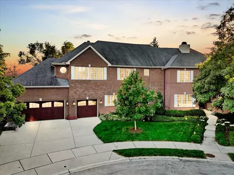 15 W475 Fillmore Ct, Elmhurst, IL 60126
